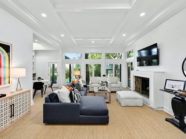 Central Austin, located minutes to UT and Downtown gallery image 3