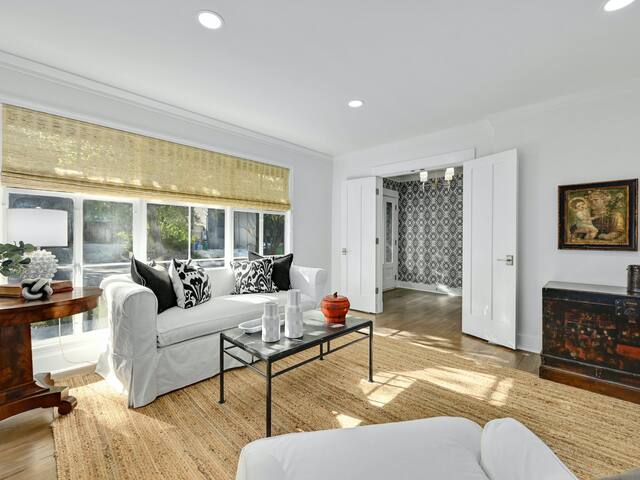 Central Austin, located minutes to UT and Downtown gallery image 5