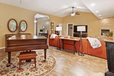 3 King Beds! BBQ, Game Room