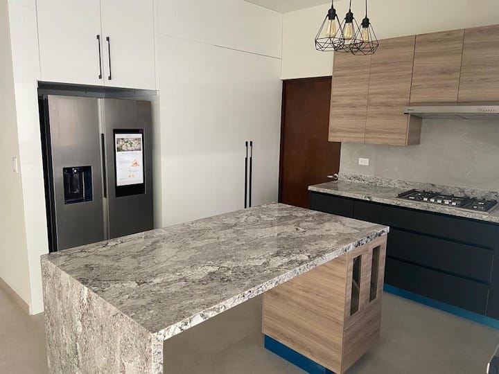 Residencia Encinos, Nueva con oficina y asador Houses for Rent in