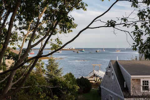 Lighthouse View Cape Porpoise Cottage