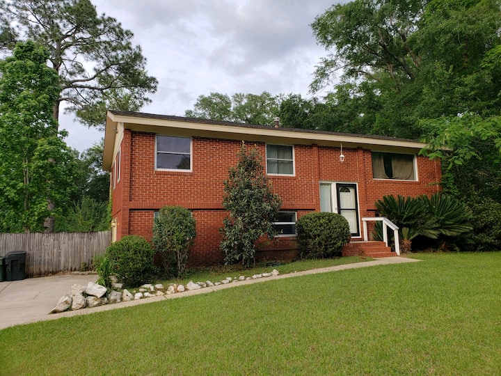 Close to Stadium 2/1 home with large pool Houses for Rent in