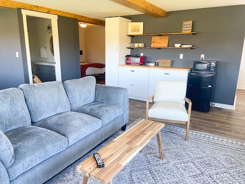 Cozy Farmhouse, two units under one roof