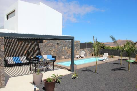 Villa La Tabaiba- Bright open spaces, private pool