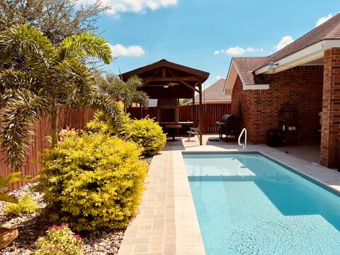 Cheerful Family Gem ~ Swimming Pool ~ Jacuzzi ~BBQ