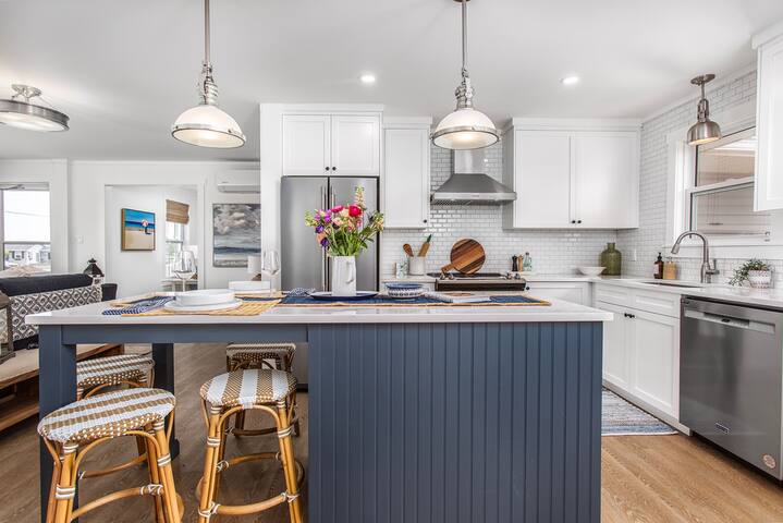 Luxury Cottage with Beautiful Ocean View gallery image 3