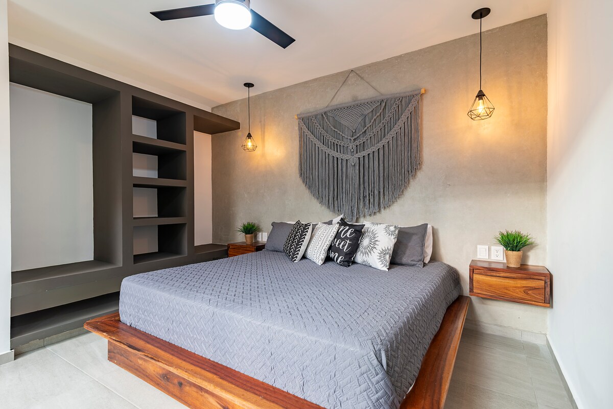 Siva soba - u prizemlju s pogledom na bazen 