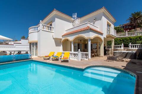 Beautiful private villa in luxury residential area