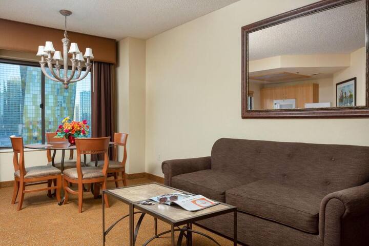 Polo Towers Las Vegas- beautiful 2 bedroom villa! gallery image 3