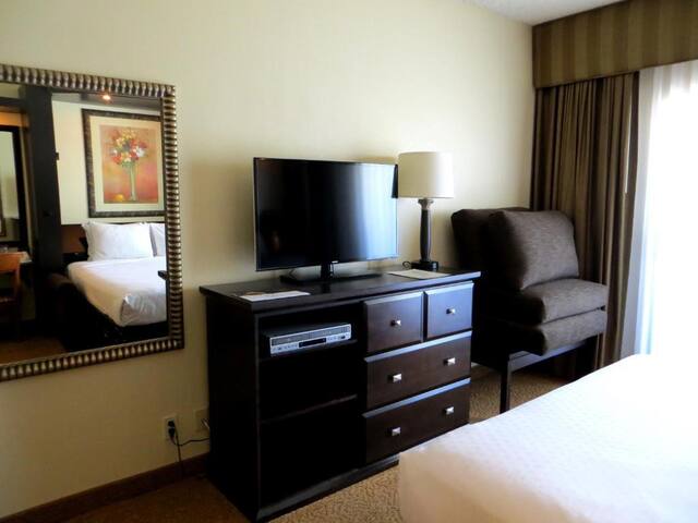 Polo Towers Las Vegas- beautiful 2 bedroom villa! gallery image 5