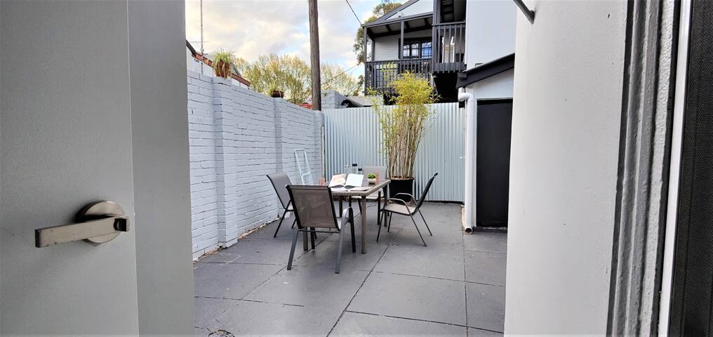 Enjoy the best of Sydney in our Surry Hills house gallery image 4