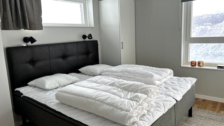 卧室1 ：双人床180厘米