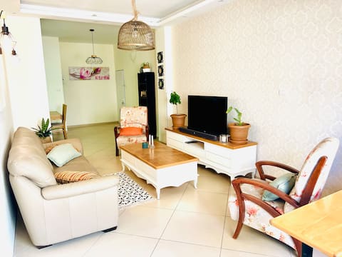 Trendy downtown apartment with private patio
