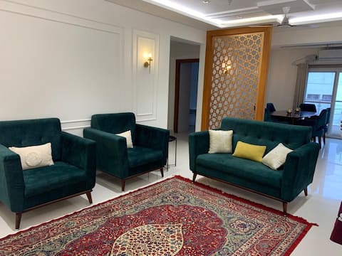 3 Bed room service aprt in  Vijayanagar Colony