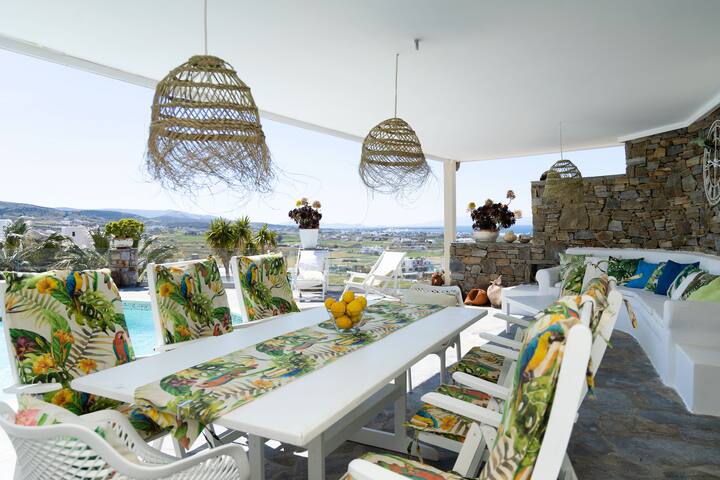 Villa Bella Seaviews, pool, jacuzzi. Sleeps 11+ gallery image 5