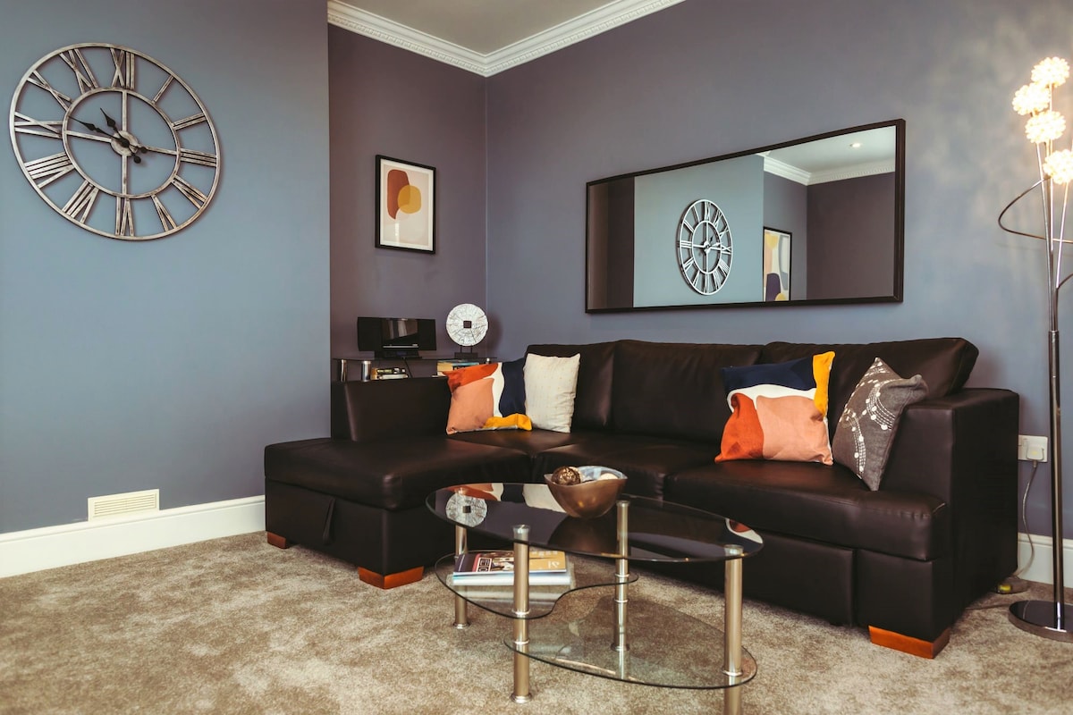 Top performing Airbnb: Stylish, central, adults-only 1-bed Hideaway in Willingdon And Jevington