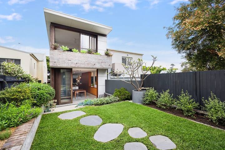 Beachside Haven – 5 minute walk to Bronte sands