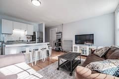 2+Bedroom+Just+Steps+from+the+Old+Port+w%2F+Parking