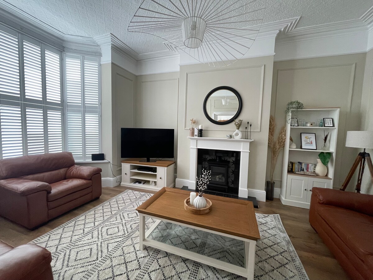 Top Airbnb: Driftwood House - seaside house entire property in Humberston