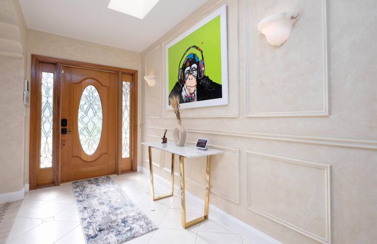 Lux Mansion w Heated Pool n Yoga gallery image 4