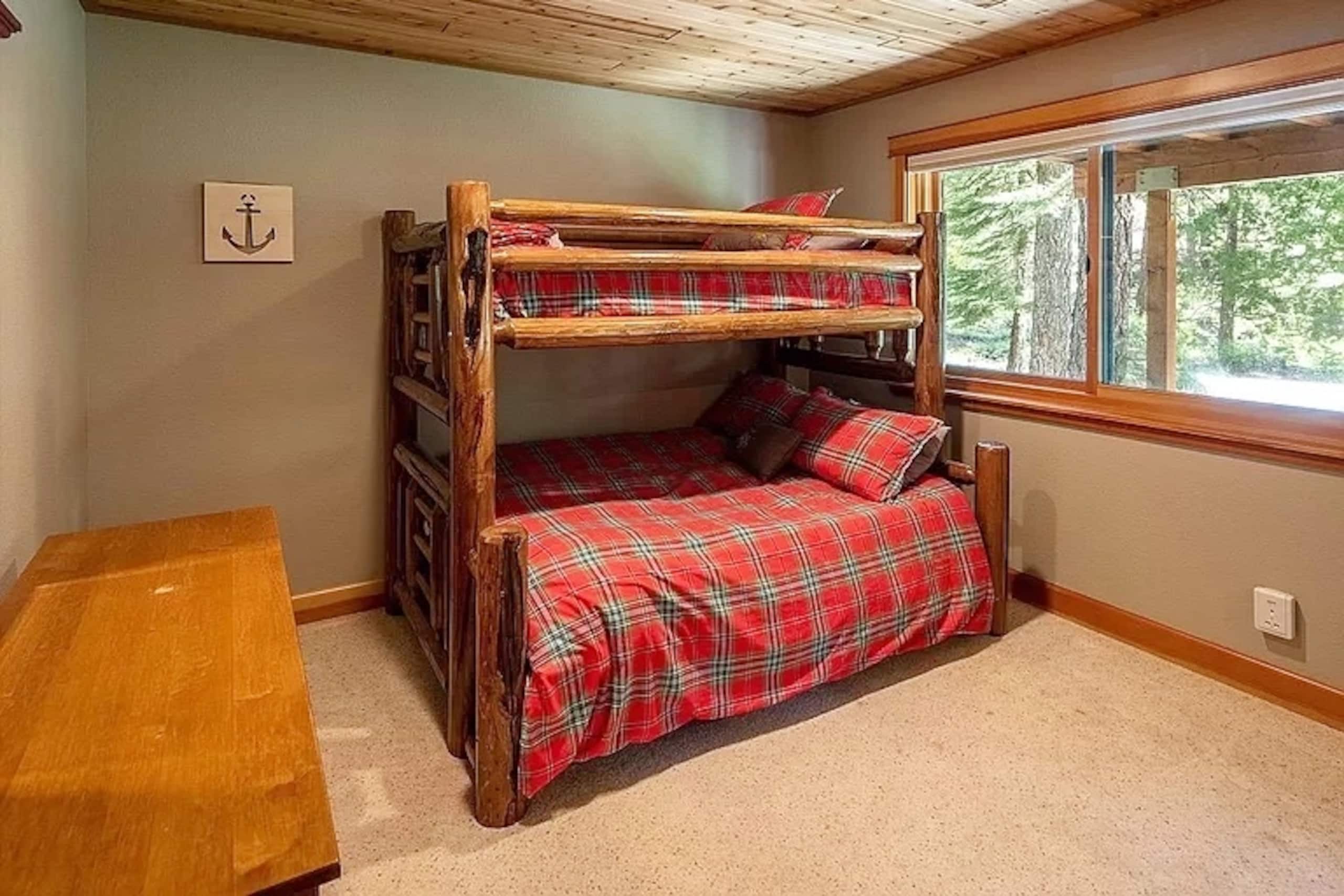 Two-Level Cabin with Hot Tub Near Lake Tahoe - Photo 15