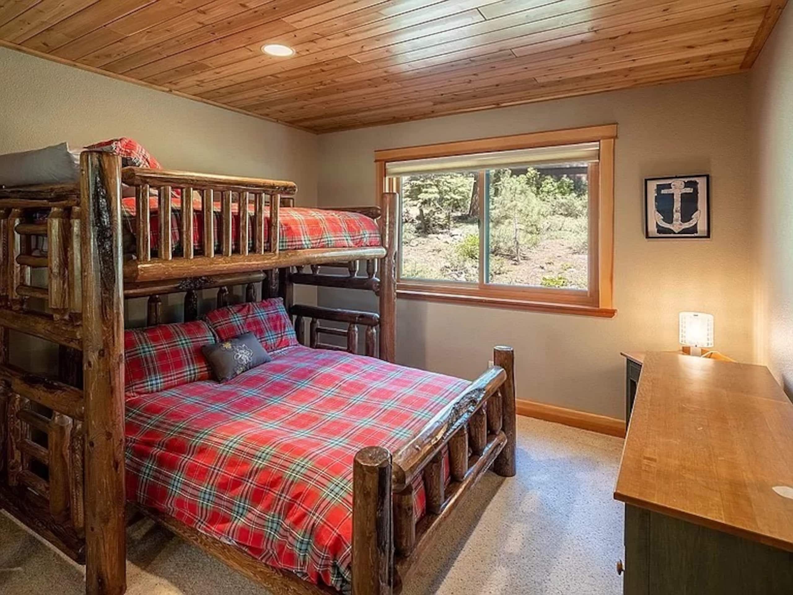 Two-Level Cabin with Hot Tub Near Lake Tahoe - Photo 14