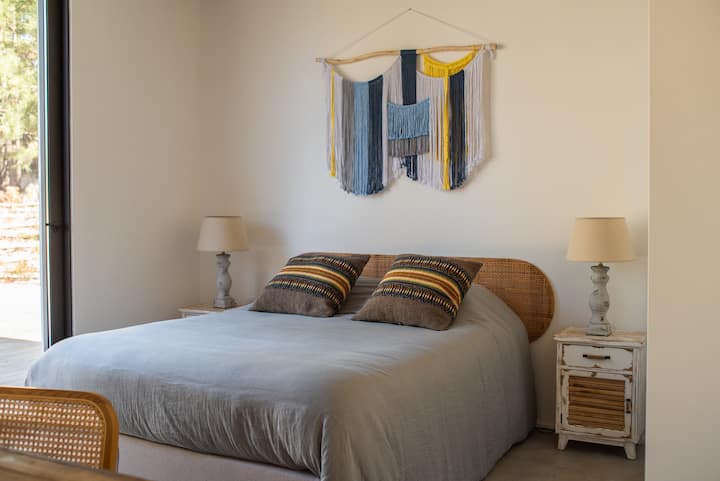 Chumba cha kulala 1, chumba cha kulala. Ufikiaji wa moja kwa moja wa bwawa na mw