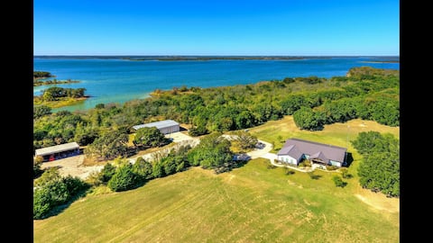Modern Farmhouse - Direct Lake Access/Pond Fishing