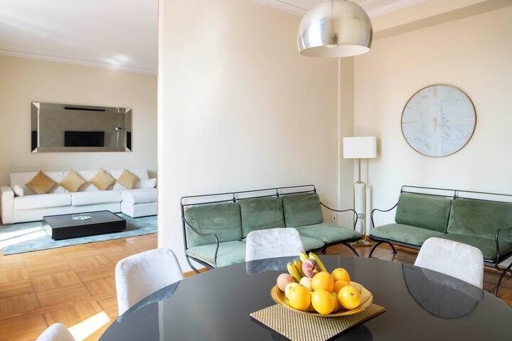 Charming Apartment in the Heart of Milan- 6 Guests gallery image 3