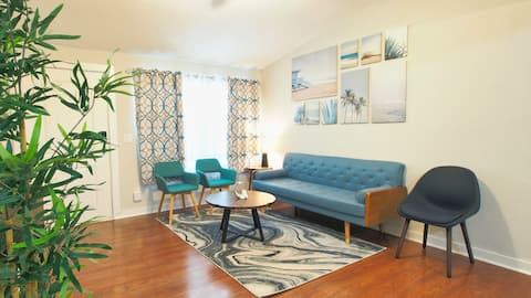 Top Airbnb: Veluxe Home Retreat Private Cul De Sac in Sandlewood
