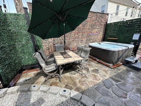 Top Airbnb: Rare Cleveland Apt: Little Italy! W/Sauna&Hot tub! in University