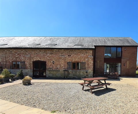 Group Accommodation for 16 people in rural Dorset