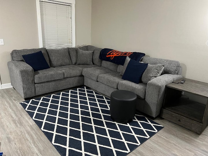 Lovely 2 Bedroom Condo Close To Campus! - Auburn University, Auburn
