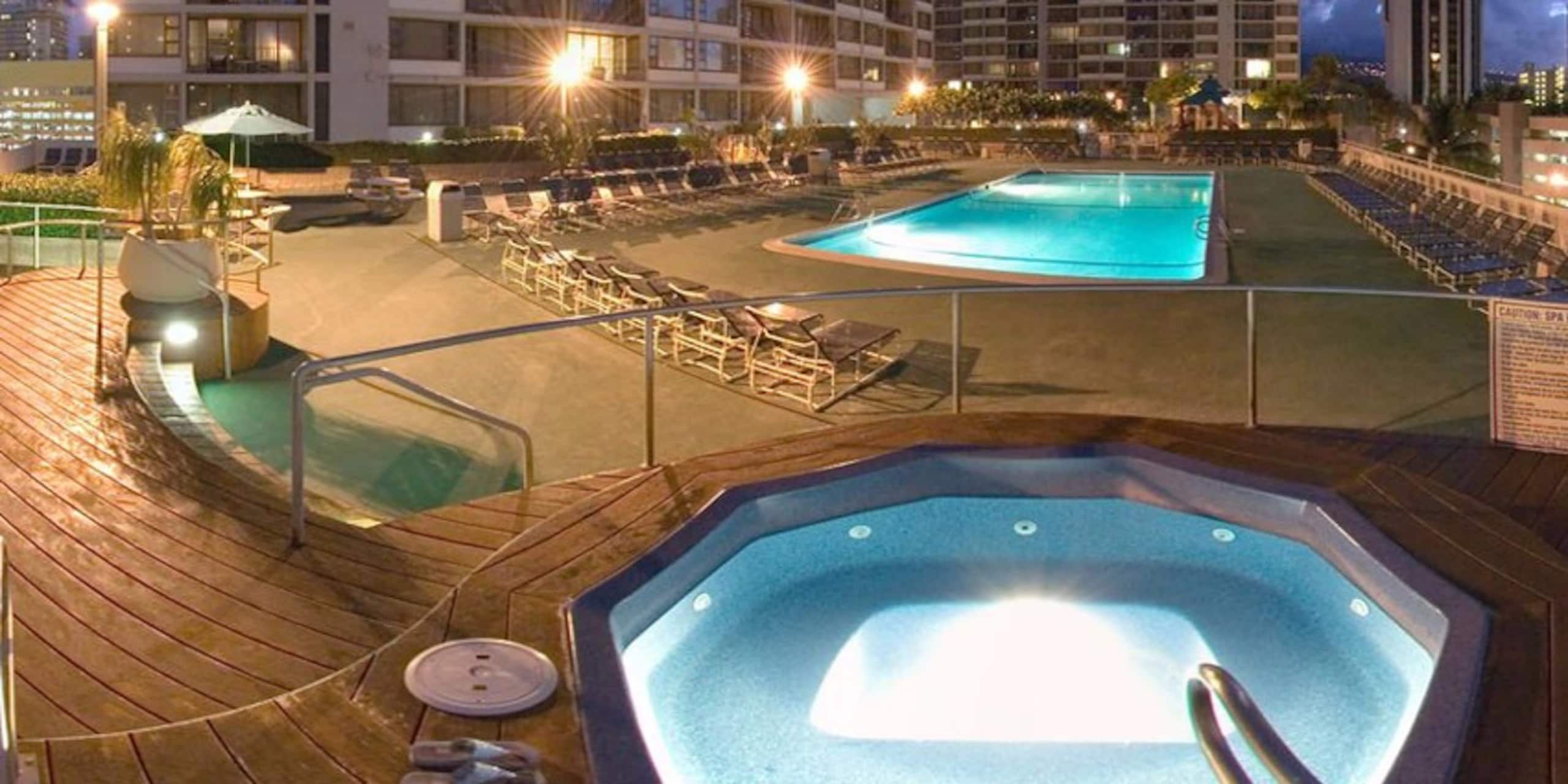 Condo in Honolulu · ★4.87 · 1 bedroom · 3 beds · 1 private bath - Image 24