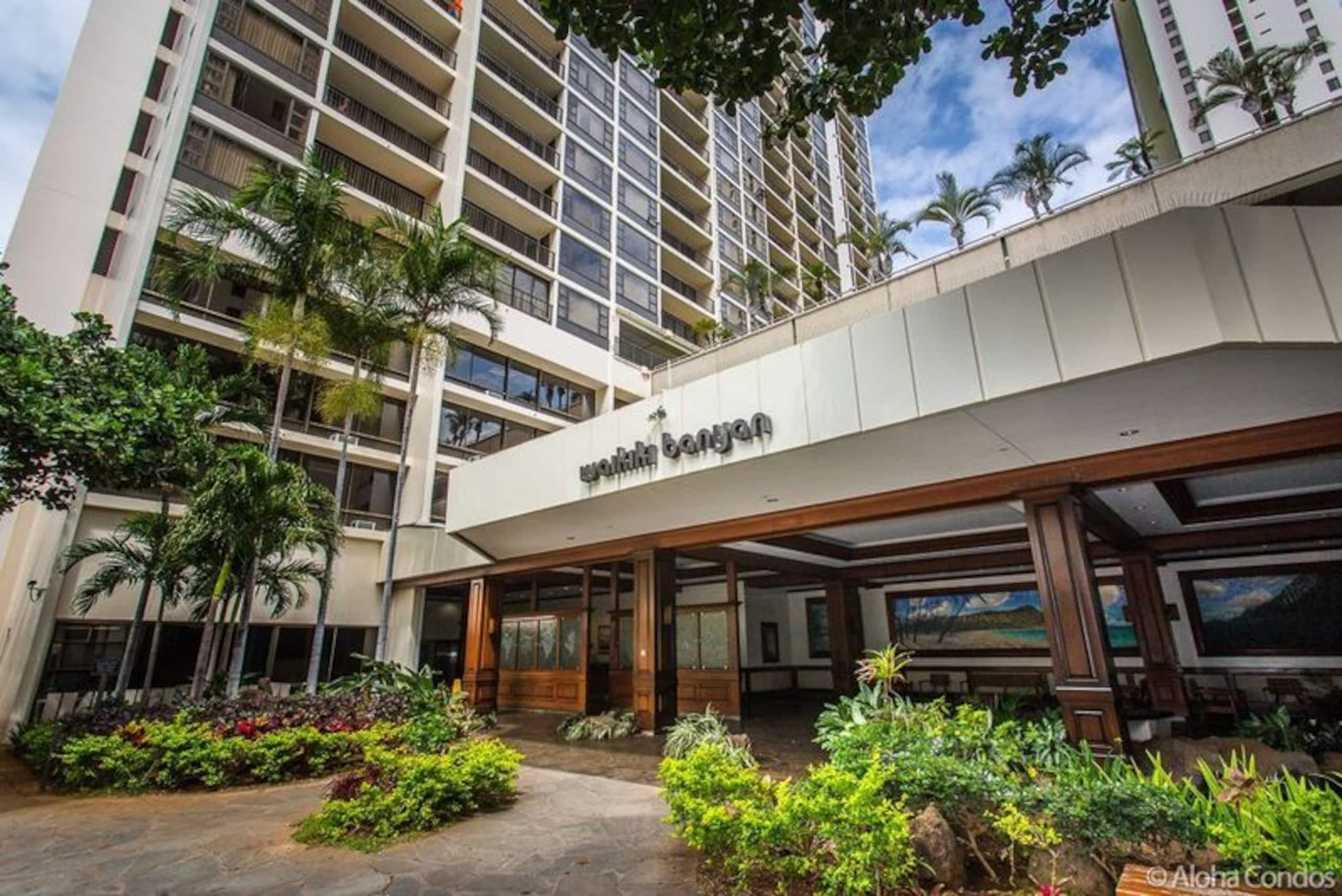 Condo in Honolulu · ★4.87 · 1 bedroom · 3 beds · 1 private bath - Image 17