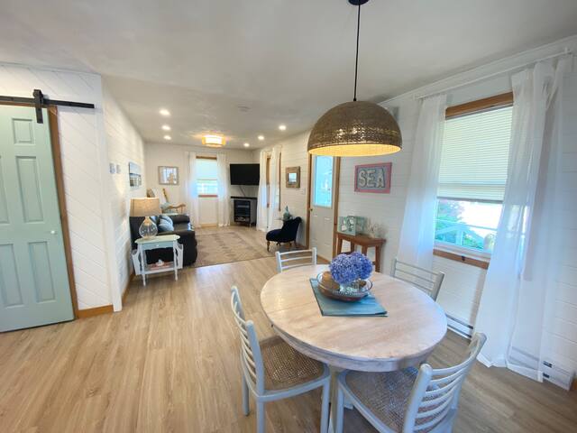 The Waterfront Blue Heron Chalet gallery image 2