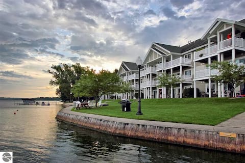 Sunset Shores Lake Cadillac Mi