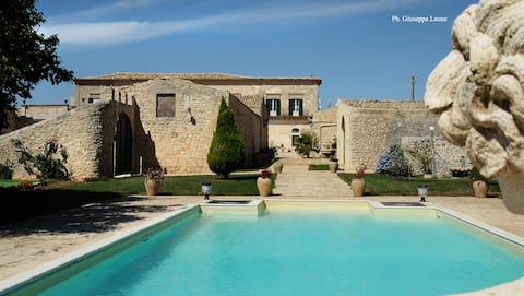 Villa Castiglione 1863, the real Sicilian holiday