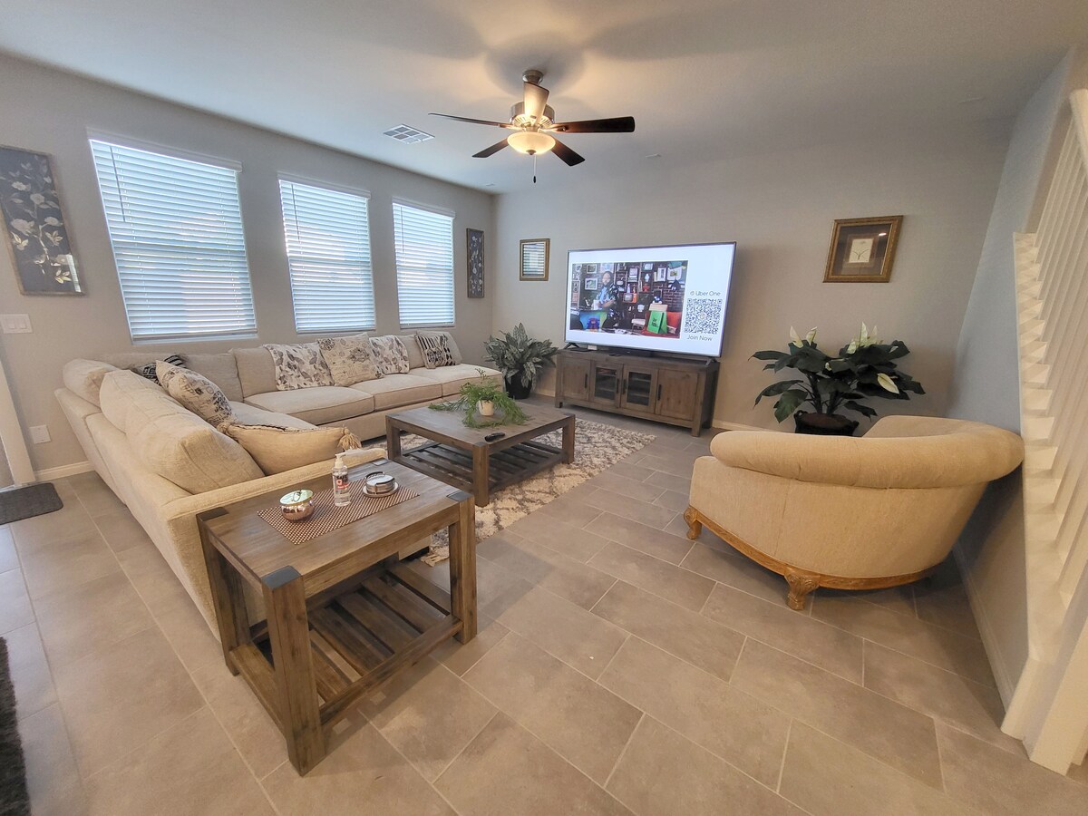 Las Vegas Luxury•5Bdr•6m 2 strip•2x Garage•Pet - Houses for Rent in Las  Vegas, Nevada, United States - Airbnb