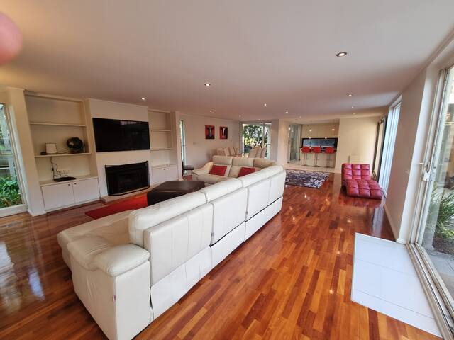 Brighton Golden Mile Large House gallery image 4