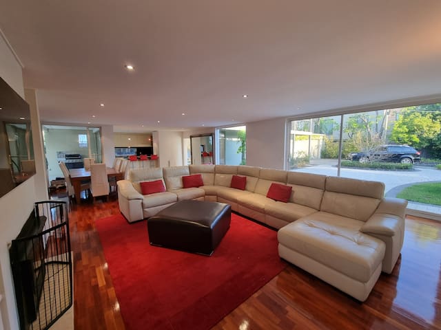 Golden Mile Brighton large House