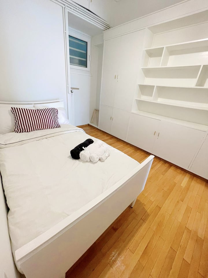 13.00 HORAS REUNIÓN PRIVADA SALA 3