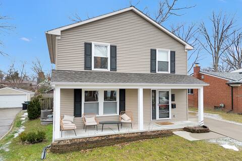 Amazing 3 bed home blocks from downtown Ferndale!