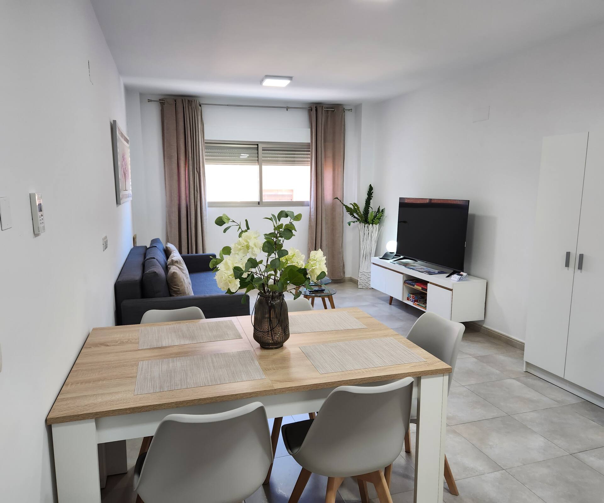 Magnificent apartment near downtown with A.C.
