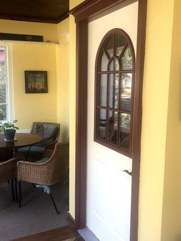 Historic Mpls. Home Walking Distance to Lakes gallery image 4