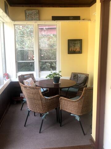 Historic Mpls. Home Walking Distance to Lakes gallery image 3