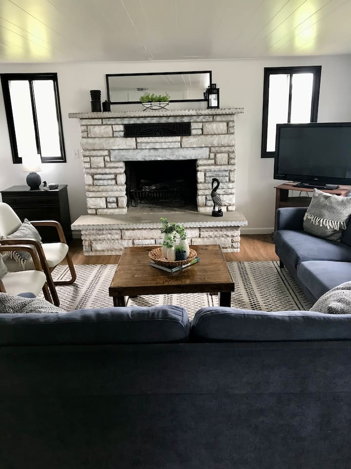 The Cousin Cottage Houses for Rent in Houghton Lake, Michigan, United
