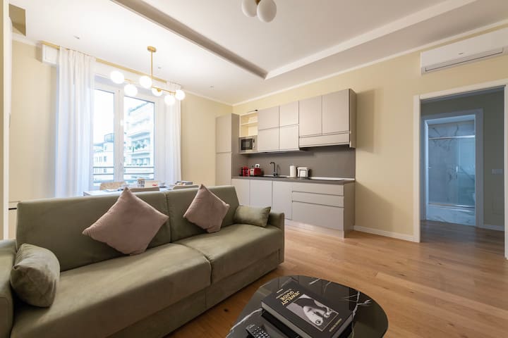 Design 2 Bedroom Apartment – 6 guests: Milan Duomo