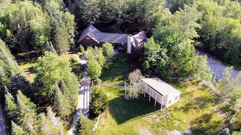 8BR Incredible White Mountain Getaway Family Home!