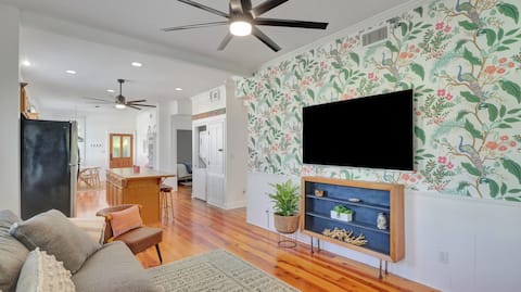 The Cypress Cottage - Modern Historic 1890s home
